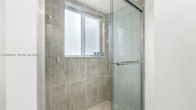 5211 NE 17th Ave, Fort Lauderdale, FL 33334