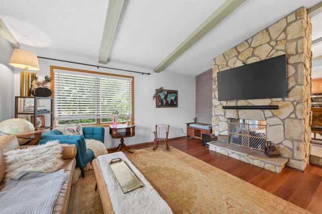 4430 Independence Avenue N, New Hope, MN 55428