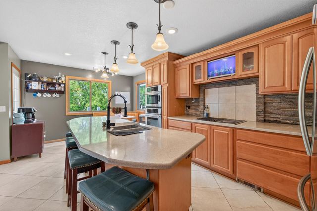 4430 Independence Avenue N, New Hope, MN 55428