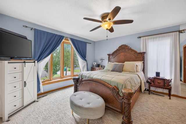 4430 Independence Avenue N, New Hope, MN 55428