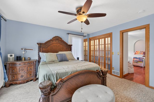 4430 Independence Avenue N, New Hope, MN 55428