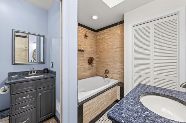 4430 Independence Avenue N, New Hope, MN 55428