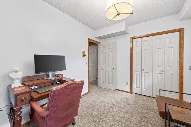 4430 Independence Avenue N, New Hope, MN 55428