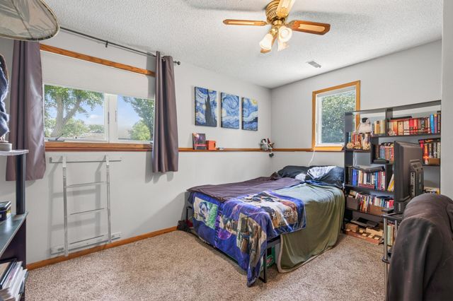 4430 Independence Avenue N, New Hope, MN 55428