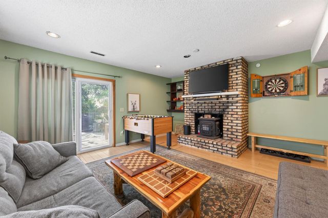4430 Independence Avenue N, New Hope, MN 55428