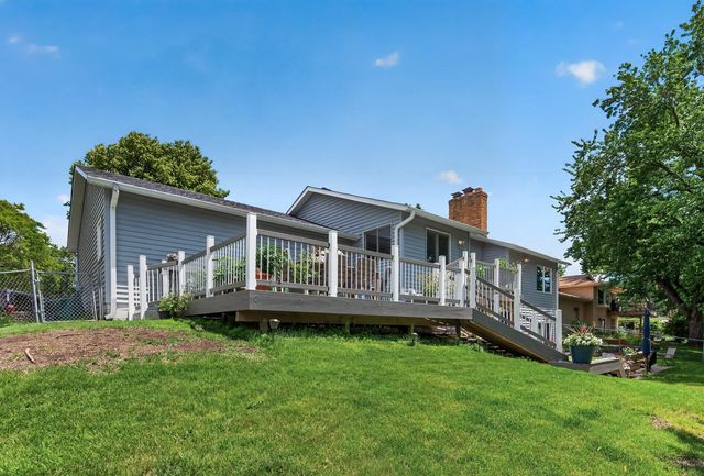 4430 Independence Avenue N, New Hope, MN 55428