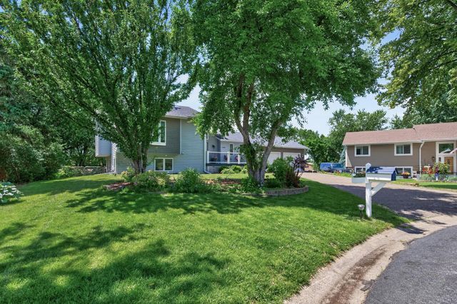 4430 Independence Avenue N, New Hope, MN 55428