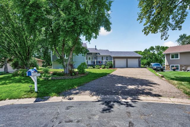 4430 Independence Avenue N, New Hope, MN 55428