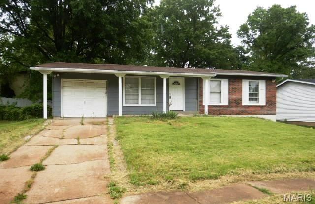 11652 Las Ladera Drive, Florissant, MO 63033