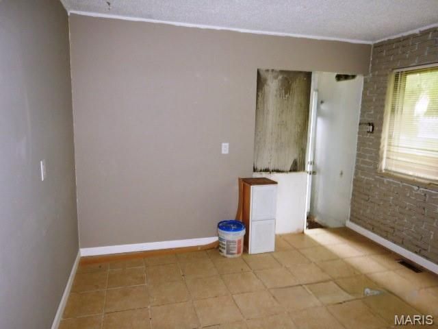 11652 Las Ladera Drive, Florissant, MO 63033