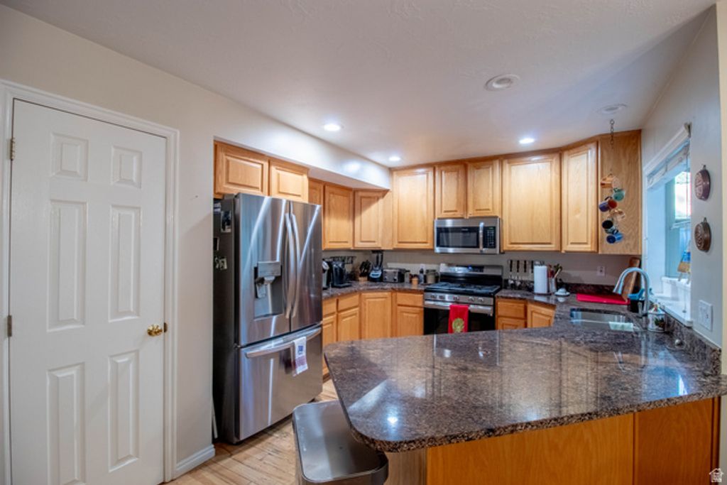 2288 E EMERALD HILLS CT, Cottonwood Heights, UT 84121 — photo 3
