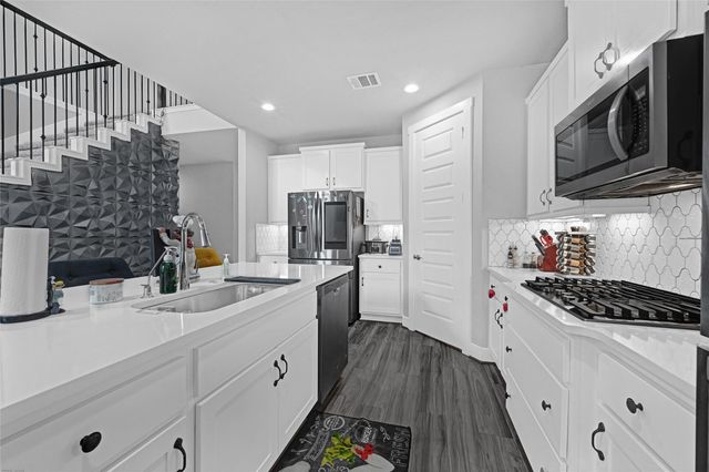 2512 Ravenna Court, Friendswood, TX 77546