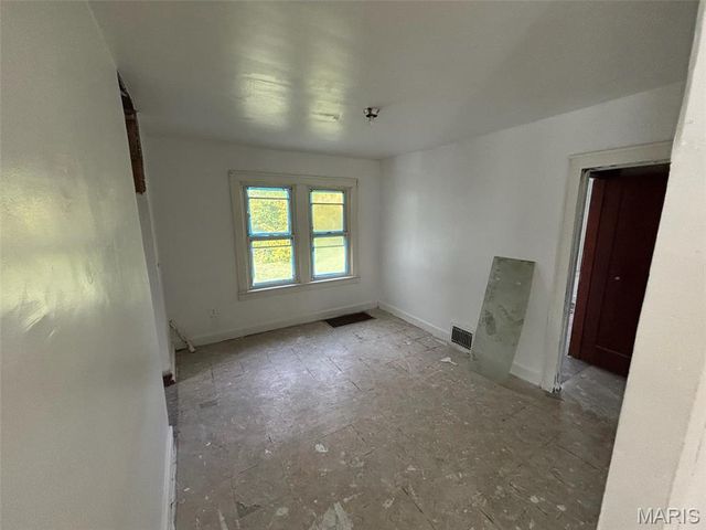 21 S 57th Street, Belleville, IL 62226