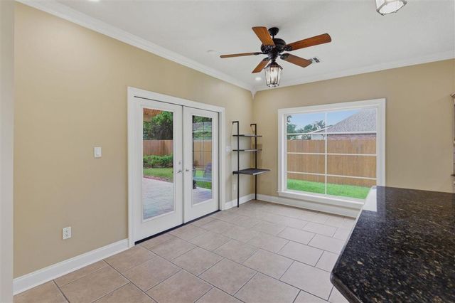 2733 Rue Calais Drive, Lake Charles, LA 70605