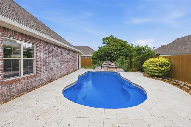 2733 Rue Calais Drive, Lake Charles, LA 70605