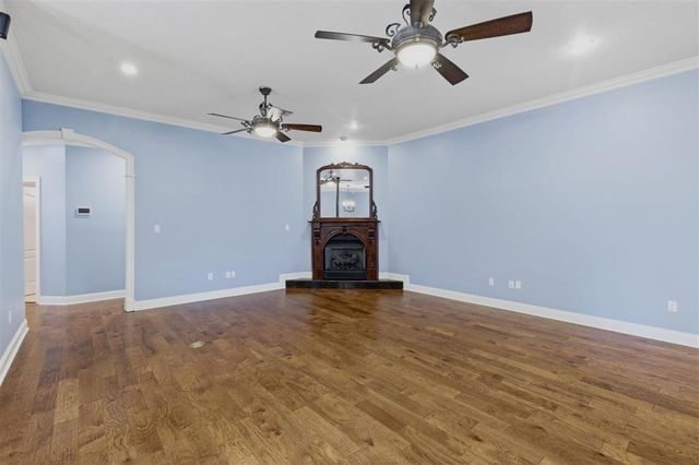 2733 Rue Calais Drive, Lake Charles, LA 70605