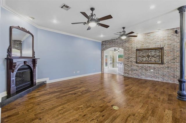 2733 Rue Calais Drive, Lake Charles, LA 70605