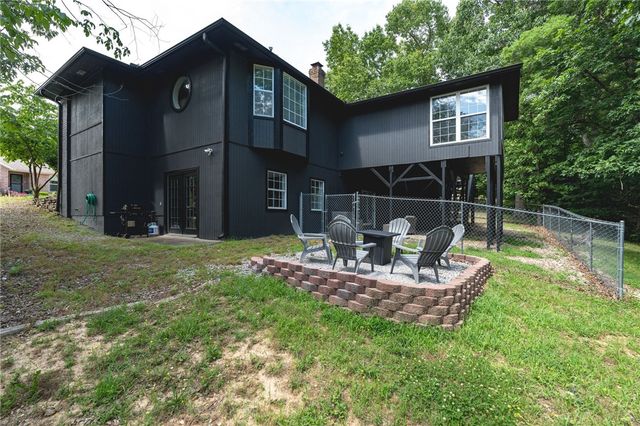 5 Dunvegan Lane, Bella Vista, AR 72715