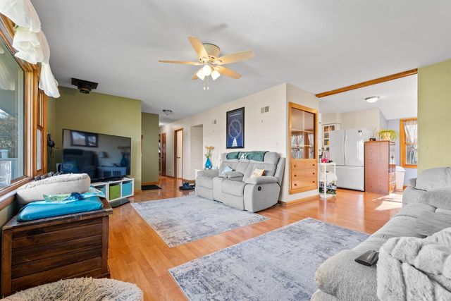 18785 Davidson ROAD, Brookfield, WI 53045