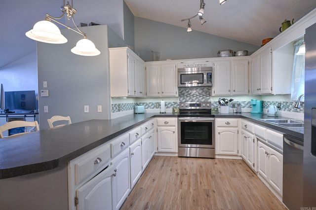 1701 Valley View Drive, Mena, AR 71953