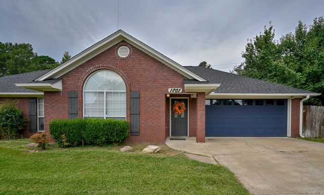 1701 Valley View Drive, Mena, AR 71953