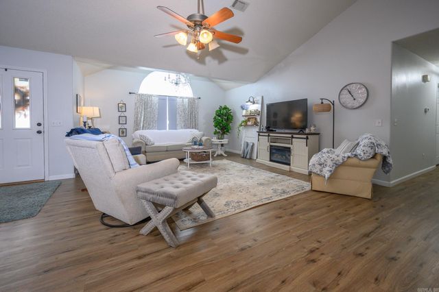 1701 Valley View Drive, Mena, AR 71953