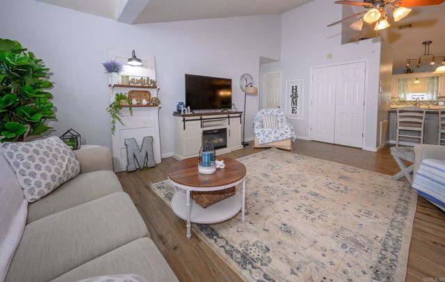 1701 Valley View Drive, Mena, AR 71953