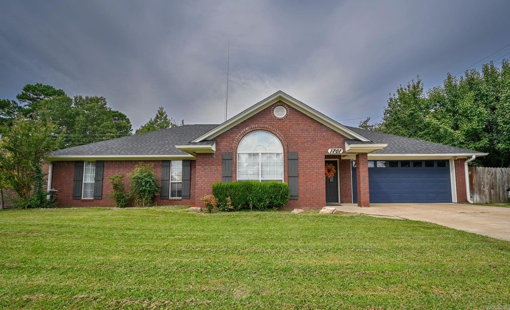 1701 Valley View Drive, Mena, AR 71953