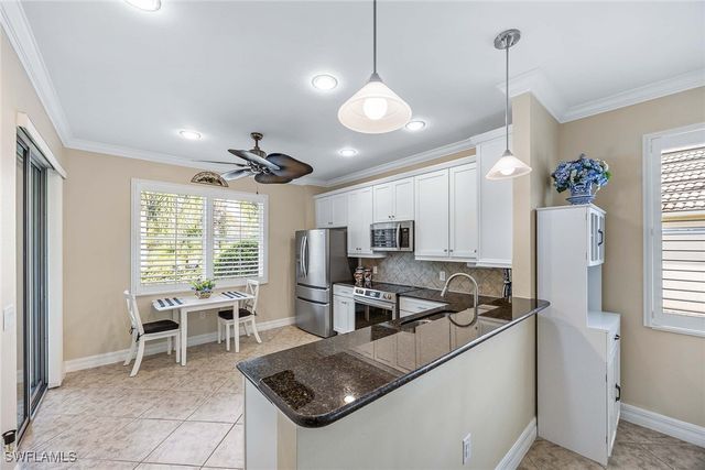 7234 Adriana CT, Naples, FL 34114