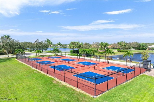 7234 Adriana CT, Naples, FL 34114