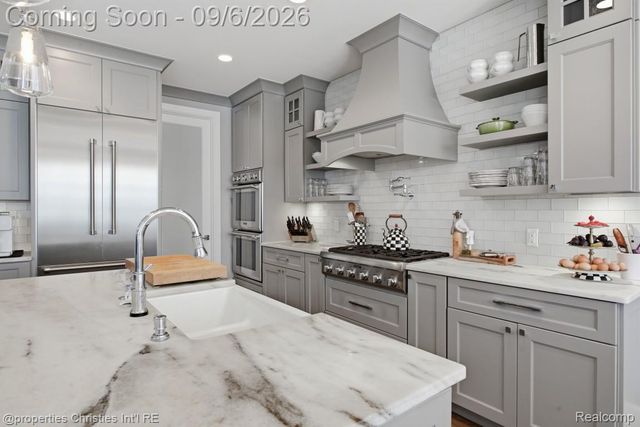 1352 Holland Street, Birmingham, MI 48009