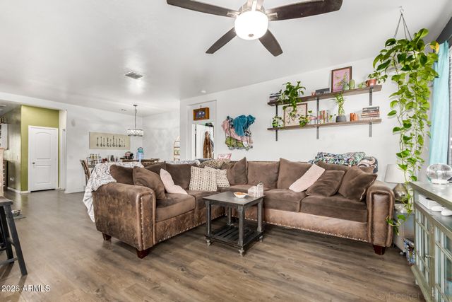 2424 W TAMARISK Avenue, Phoenix, AZ 85041