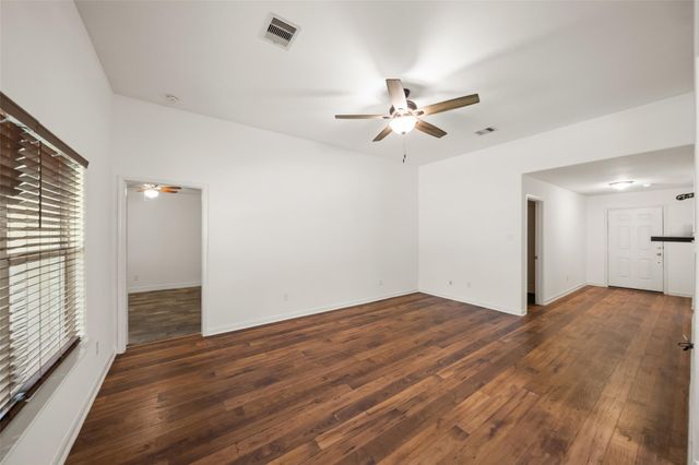 303 Pine Mist Lane, Conroe, TX 77304