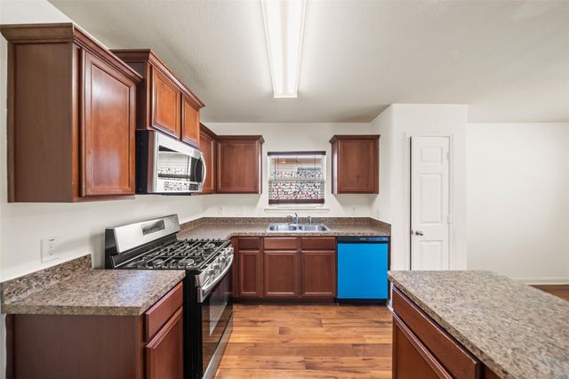 303 Pine Mist Lane, Conroe, TX 77304