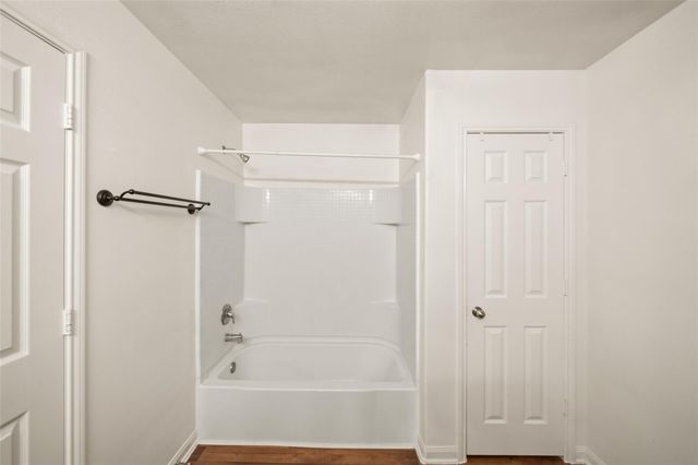 303 Pine Mist Lane, Conroe, TX 77304