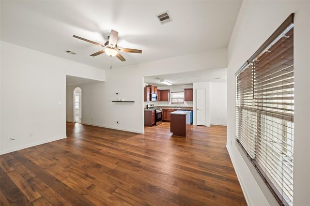 303 Pine Mist Lane, Conroe, TX 77304