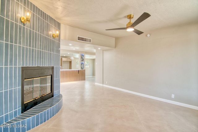6458 E Calle Castor, Tucson, AZ 85710