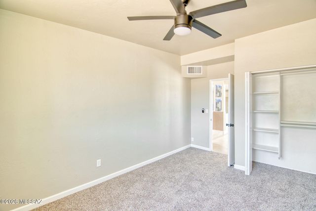 6458 E Calle Castor, Tucson, AZ 85710