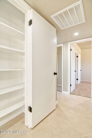 6458 E Calle Castor, Tucson, AZ 85710