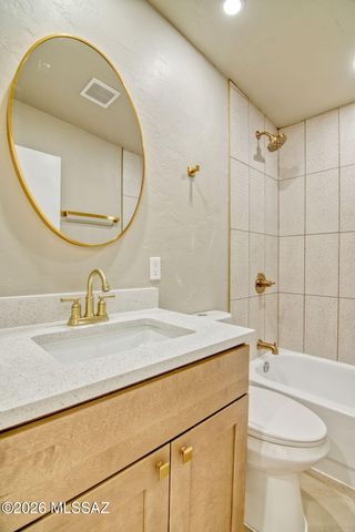 6458 E Calle Castor, Tucson, AZ 85710