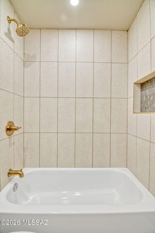 6458 E Calle Castor, Tucson, AZ 85710
