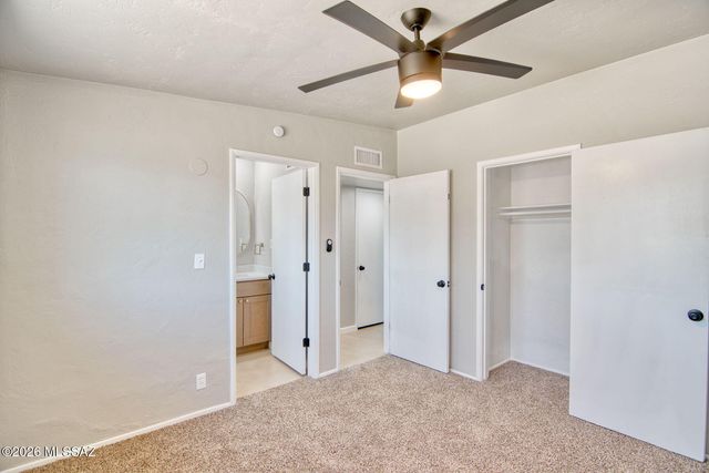 6458 E Calle Castor, Tucson, AZ 85710