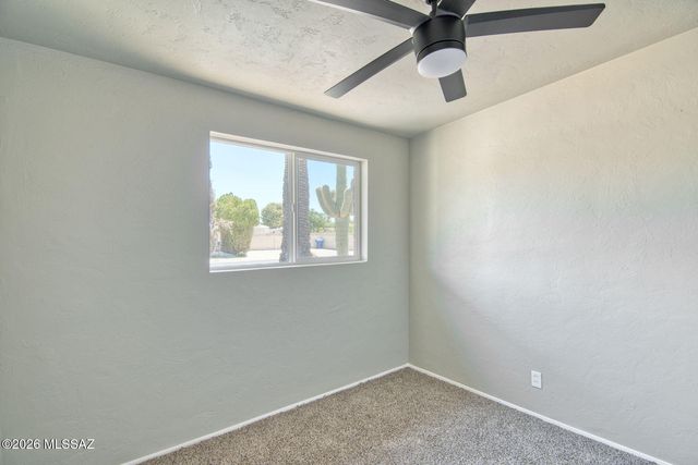 6458 E Calle Castor, Tucson, AZ 85710