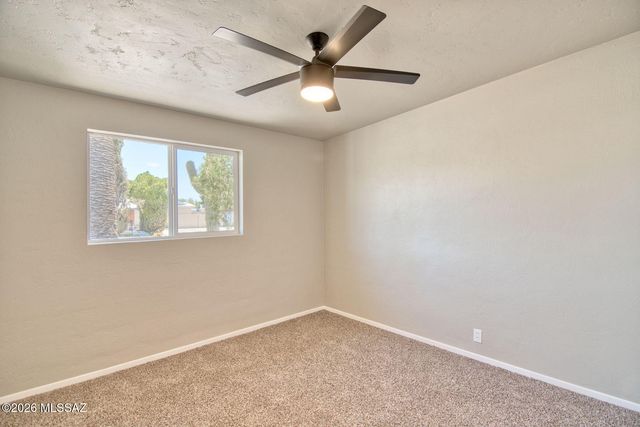 6458 E Calle Castor, Tucson, AZ 85710