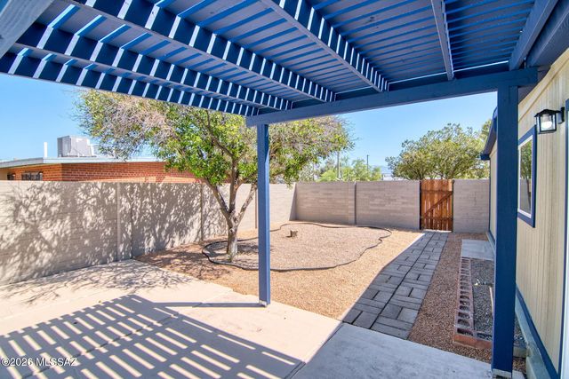 6458 E Calle Castor, Tucson, AZ 85710
