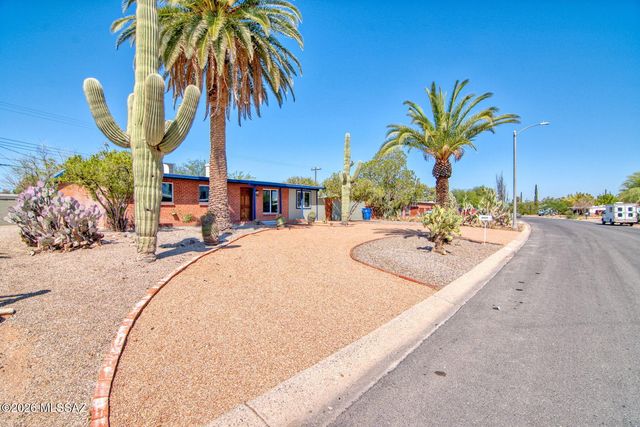 6458 E Calle Castor, Tucson, AZ 85710