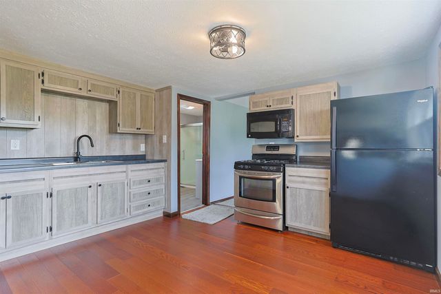 427 S Byrkit Street, Mishawaka, IN 46544