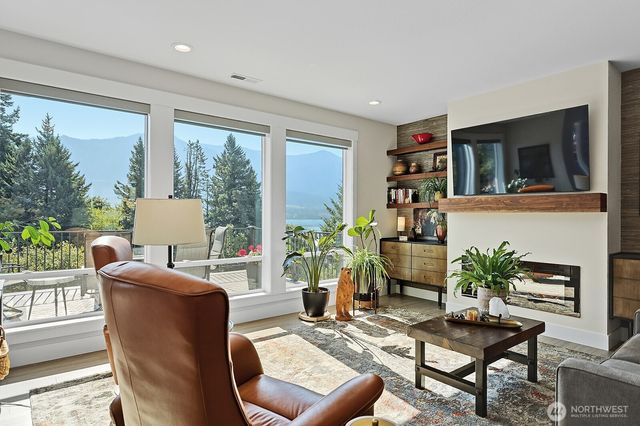 220 NE Lower Basso Circle, Stevenson, WA 98648