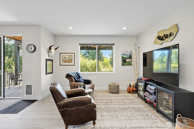 220 NE Lower Basso Circle, Stevenson, WA 98648