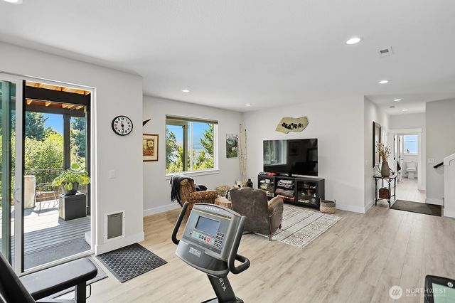 220 NE Lower Basso Circle, Stevenson, WA 98648